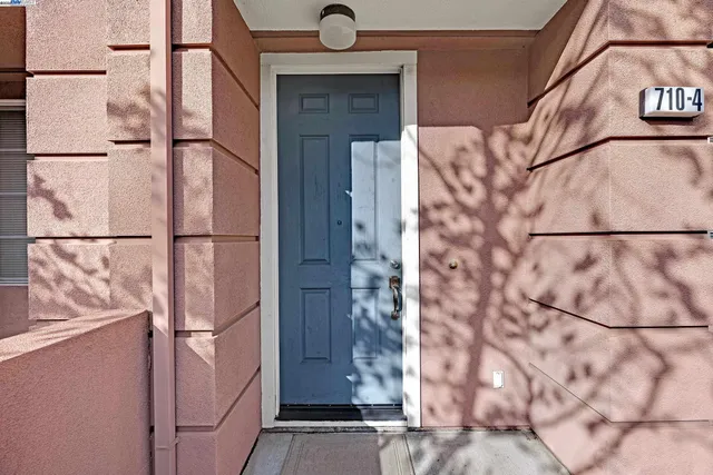 $649,000 | 710 City Walk Place, Unit 4, Hayward, CA 94541