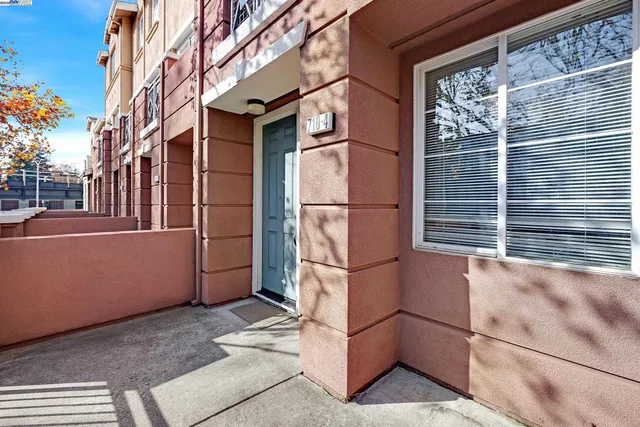 $649,000 | 710 City Walk Place, Unit 4, Hayward, CA 94541