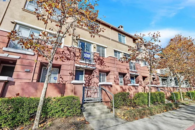 $649,000 | 710 City Walk Place, Unit 4, Hayward, CA 94541