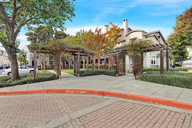 $649,000 | 710 City Walk Place, Unit 4, Hayward, CA 94541