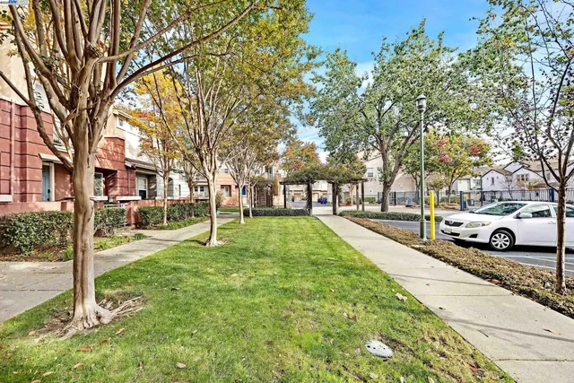 $649,000 | 710 City Walk Place, Unit 4, Hayward, CA 94541