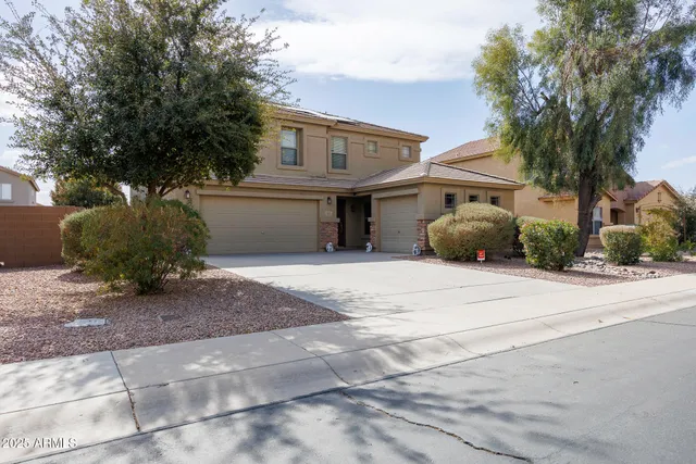 a house view with a outdoor space