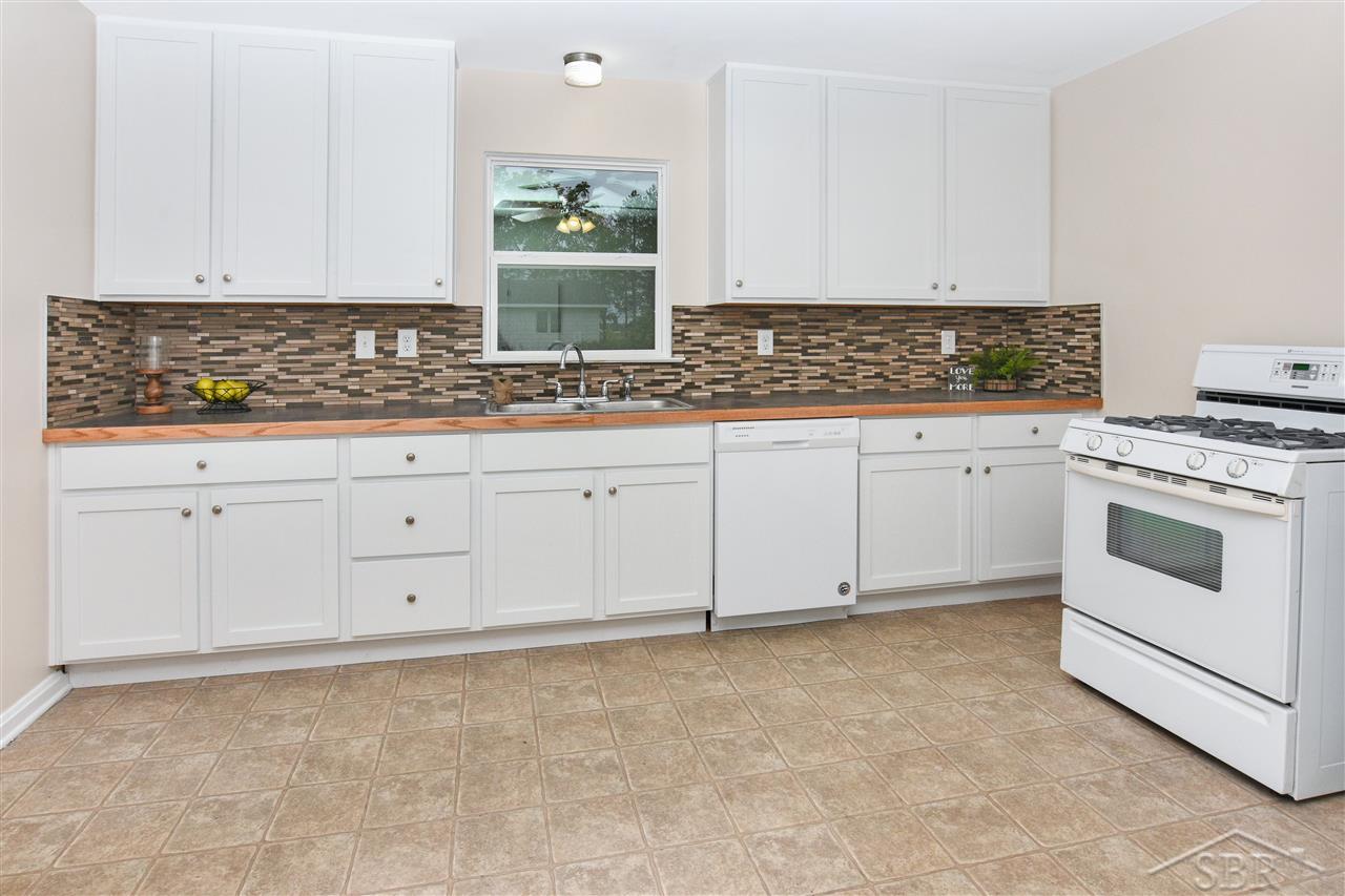 2285 South Hemlock Road Hemlock, MI 48626 - Photo 6 of 16 31395963-5.JPG