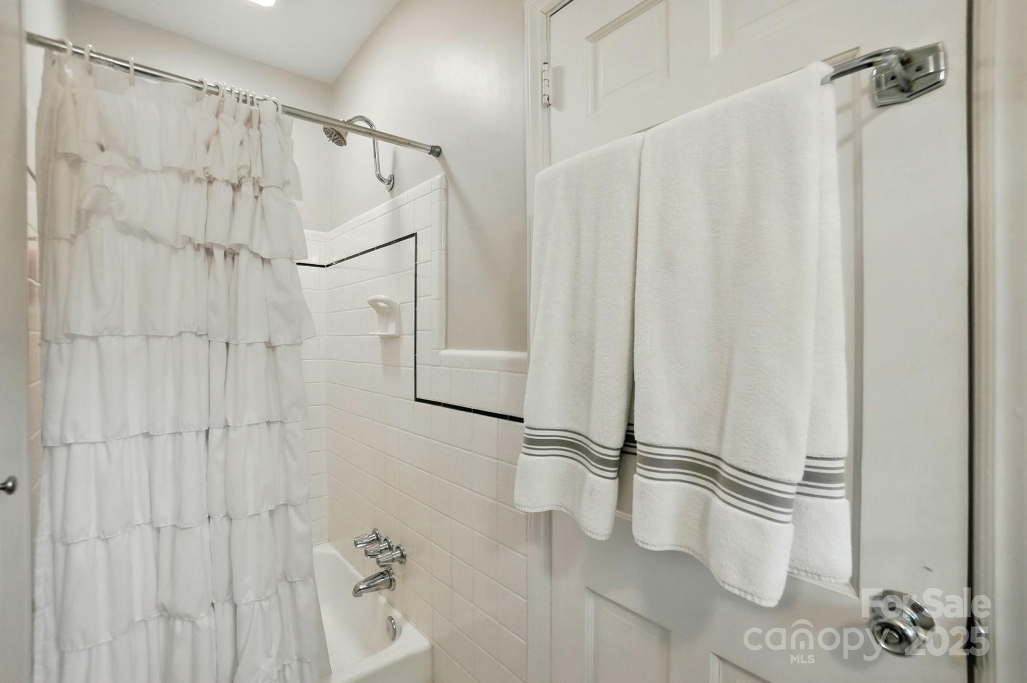 2025 Sagamore Road Charlotte, NC 28209 - Photo 20 of 48 Gallery Image 20
