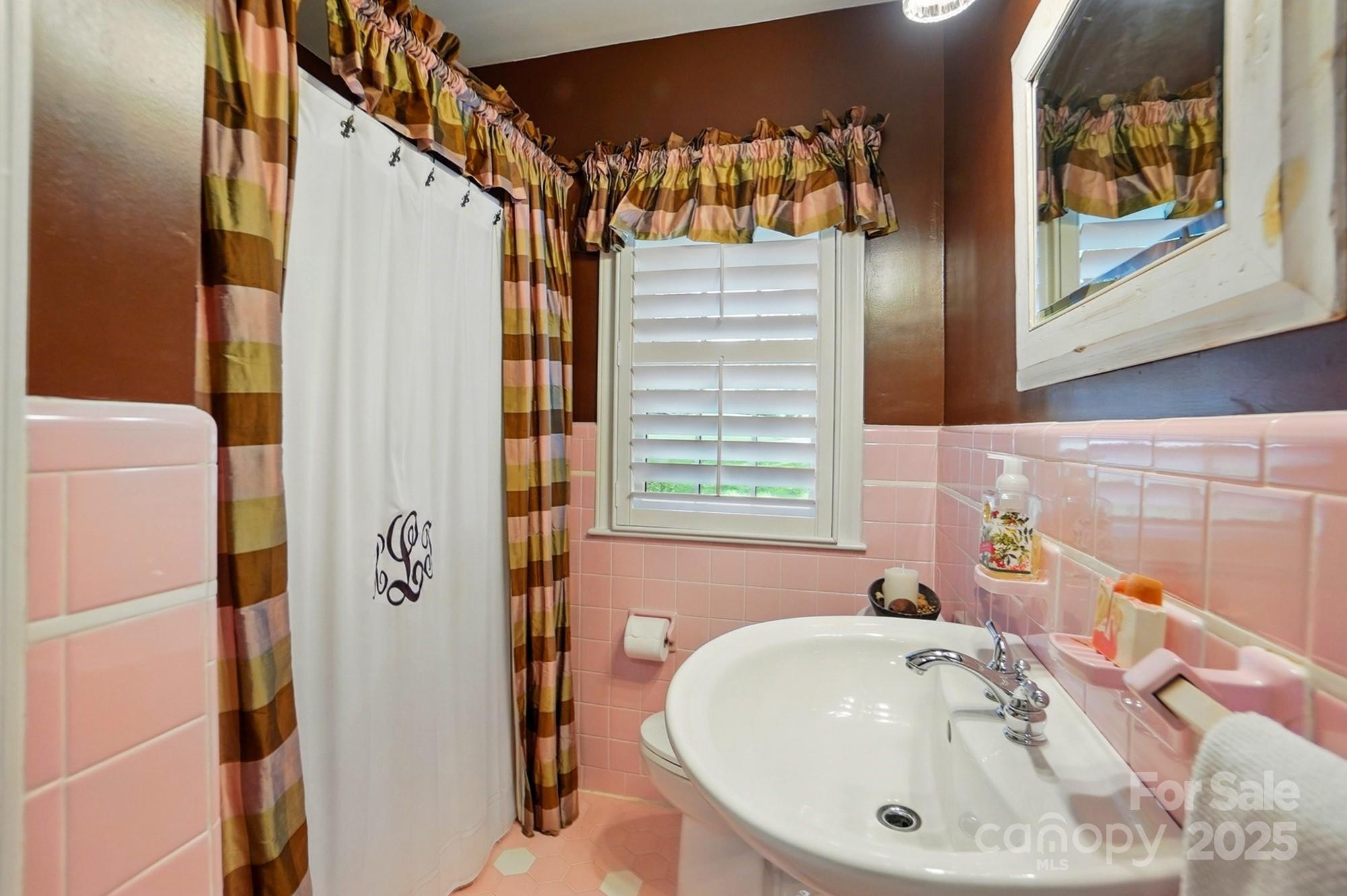 2025 Sagamore Road Charlotte, NC 28209 - Photo 23 of 48 Gallery Image 23