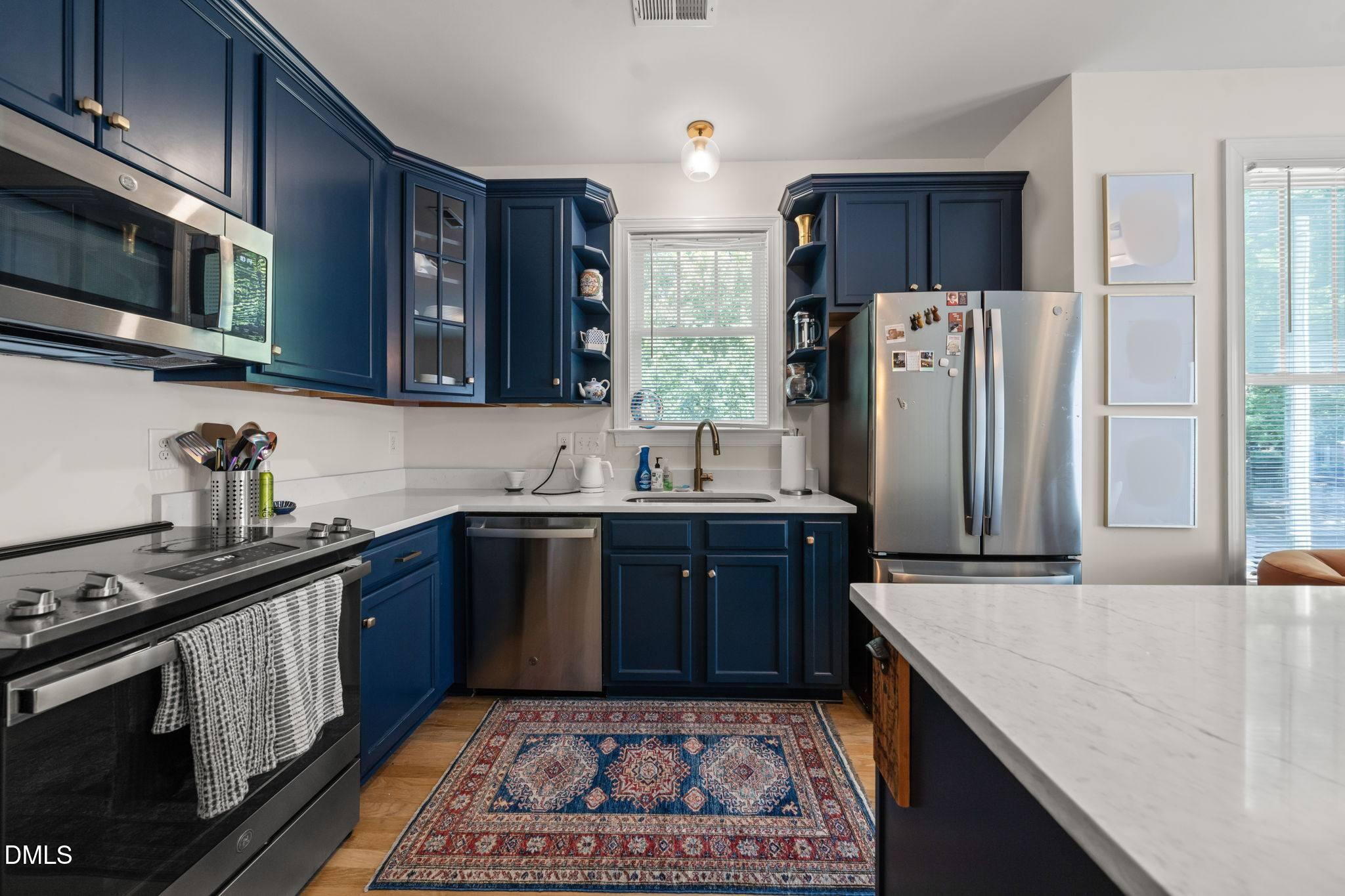 805 East Jones Street Raleigh, NC 27601 - Photo 5 of 17 Blurred_Interiors_805 E Jones_1