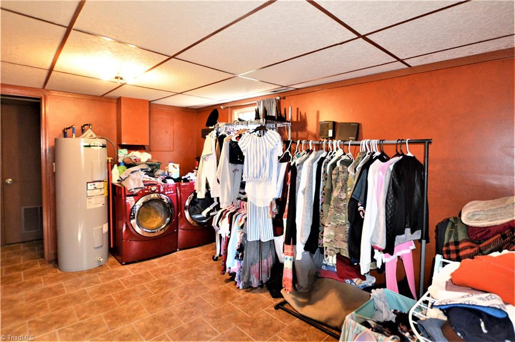 265 Pilotview Loop Madison, NC 27025 - Photo 22 of 30 Large laundry room lower level