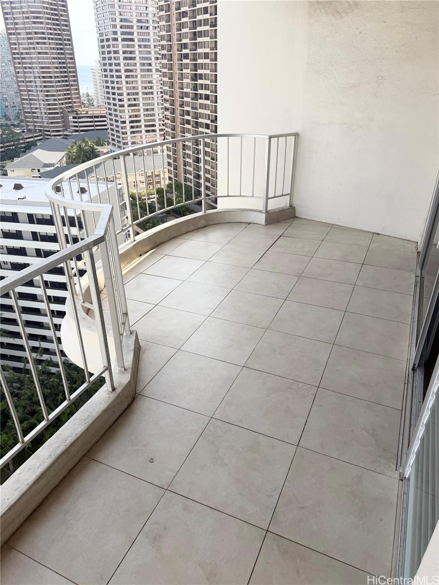 469 Ena Road, Unit 2103 Honolulu, HI 96815 - Photo 13 of 22 Large Covered Lanai