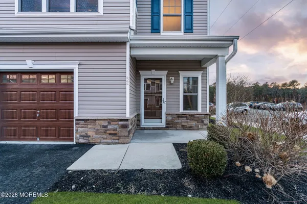 $3,275 | 52 Rockingham Way, Unit 1, Manchester Township, NJ 08759