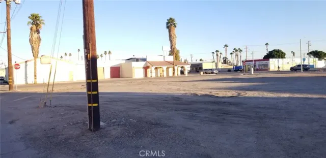 a view of a very nice looking room