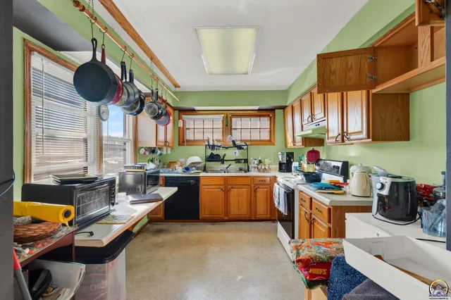 $105,000 | 916 Southwest Polk Street, Topeka, KS 66612