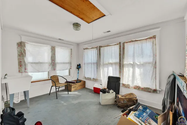 $105,000 | 916 Southwest Polk Street, Topeka, KS 66612