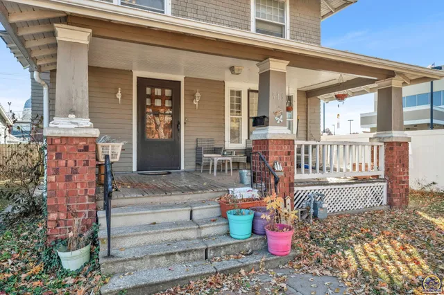 $105,000 | 916 Southwest Polk Street, Topeka, KS 66612