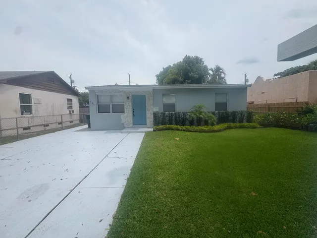 $2,750 | 721 Nathan Hale Road, West Palm Beach, FL 33405