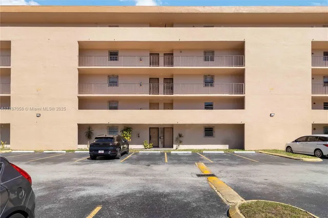 $280,000 | 8895 Fontainebleau Boulevard, Unit 504, Miami, FL 33172