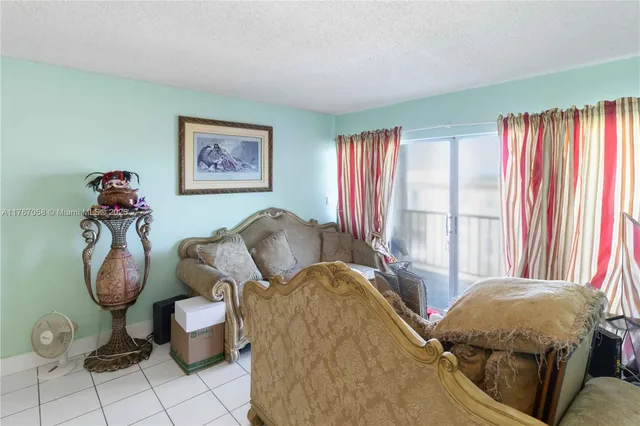 $280,000 | 8895 Fontainebleau Boulevard, Unit 504, Miami, FL 33172