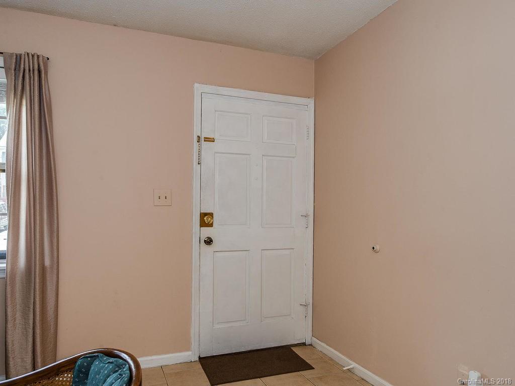 5825 Hunting Ridge Lane, Unit B Charlotte, NC 28212 - Photo 3 of 17 a view of an empty room