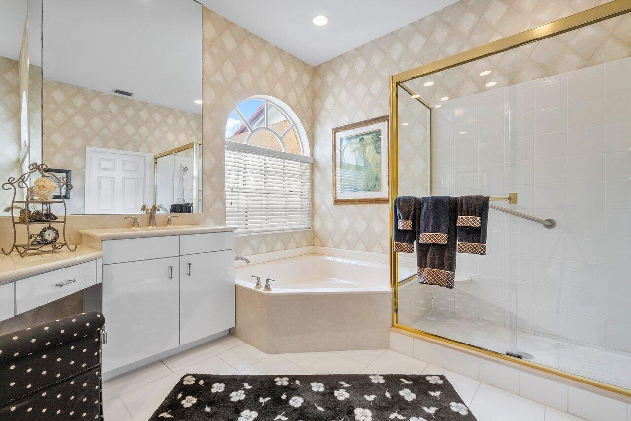 23065 Via Stel Boca Raton, FL 33433 - Photo 21 of 31 primary bath view