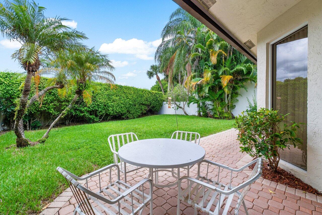 23065 Via Stel Boca Raton, FL 33433 - Photo 23 of 31 028-23065ViaStel-BocaRaton-FL-33433-SMAL
