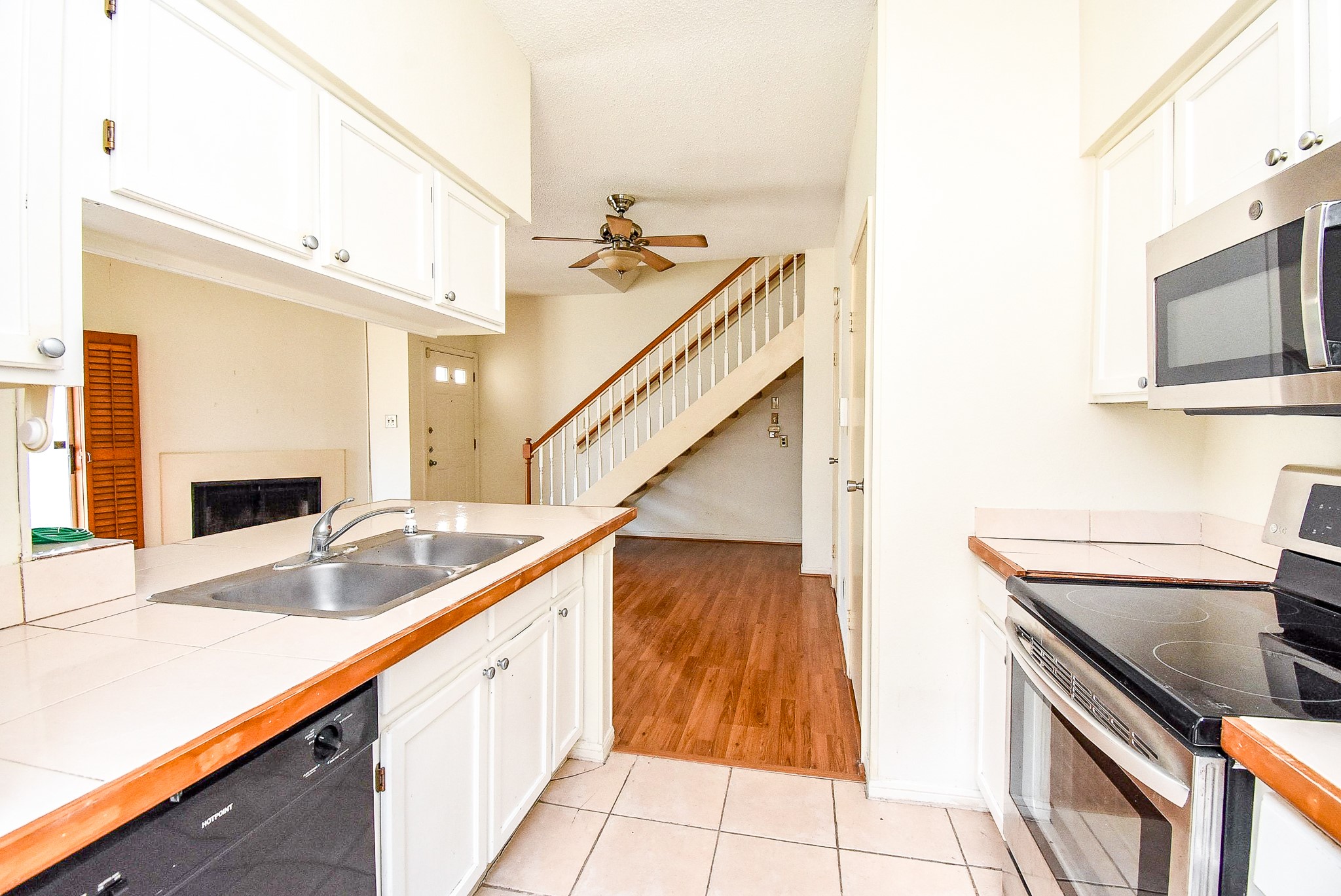 7575 Cambridge Street, Unit 1004 Houston, TX 77054 - Photo 12 of 32