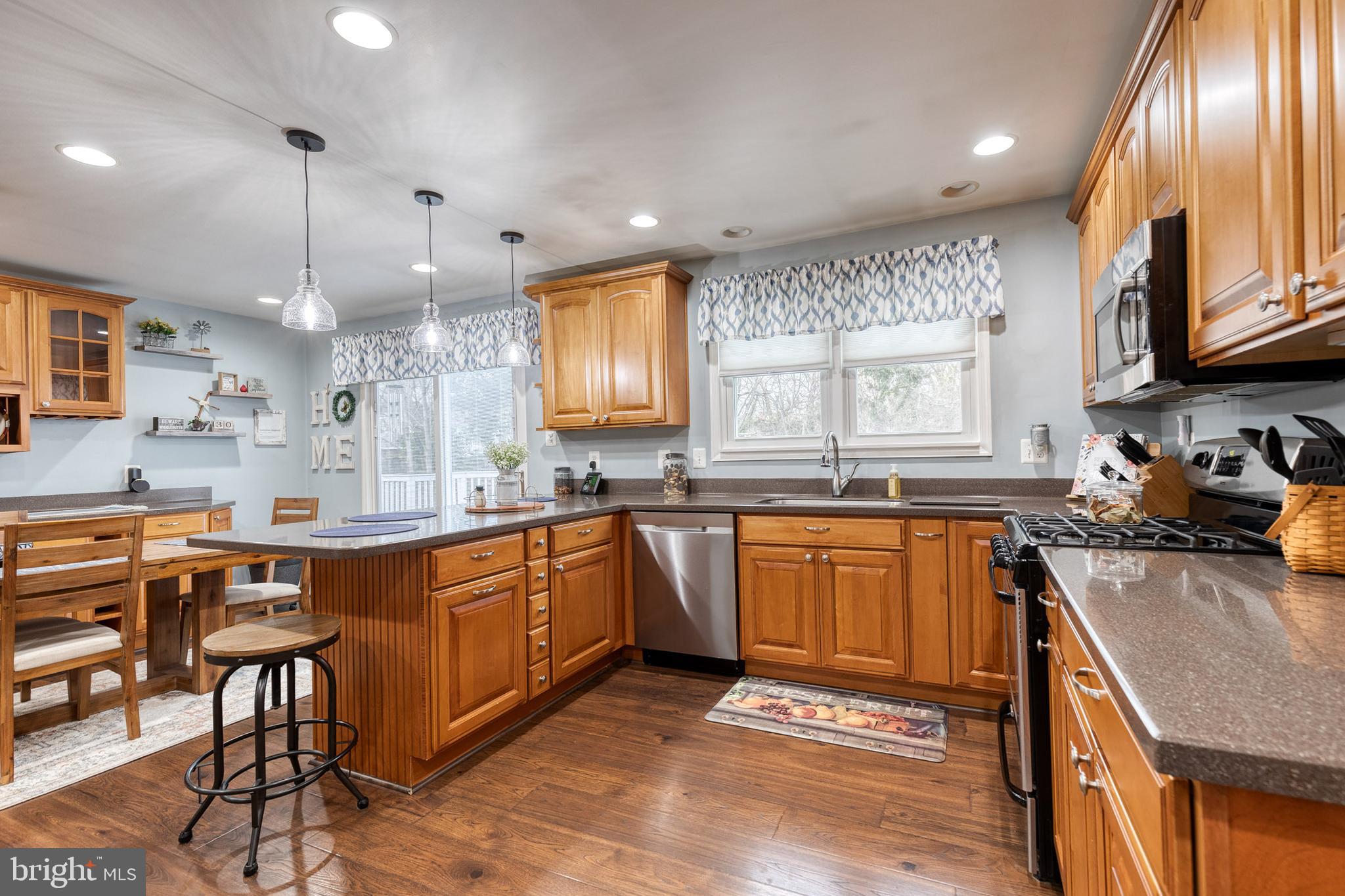 527 South Rolling Road Baltimore, MD 21228 - Photo 15 of 38 Gallery Image 15