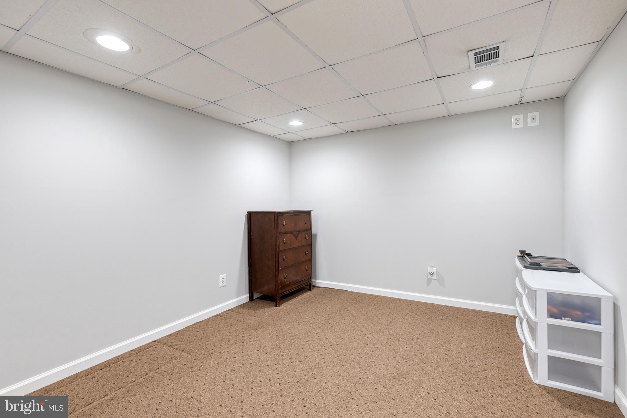 527 South Rolling Road Baltimore, MD 21228 - Photo 30 of 38 Gallery Image 30