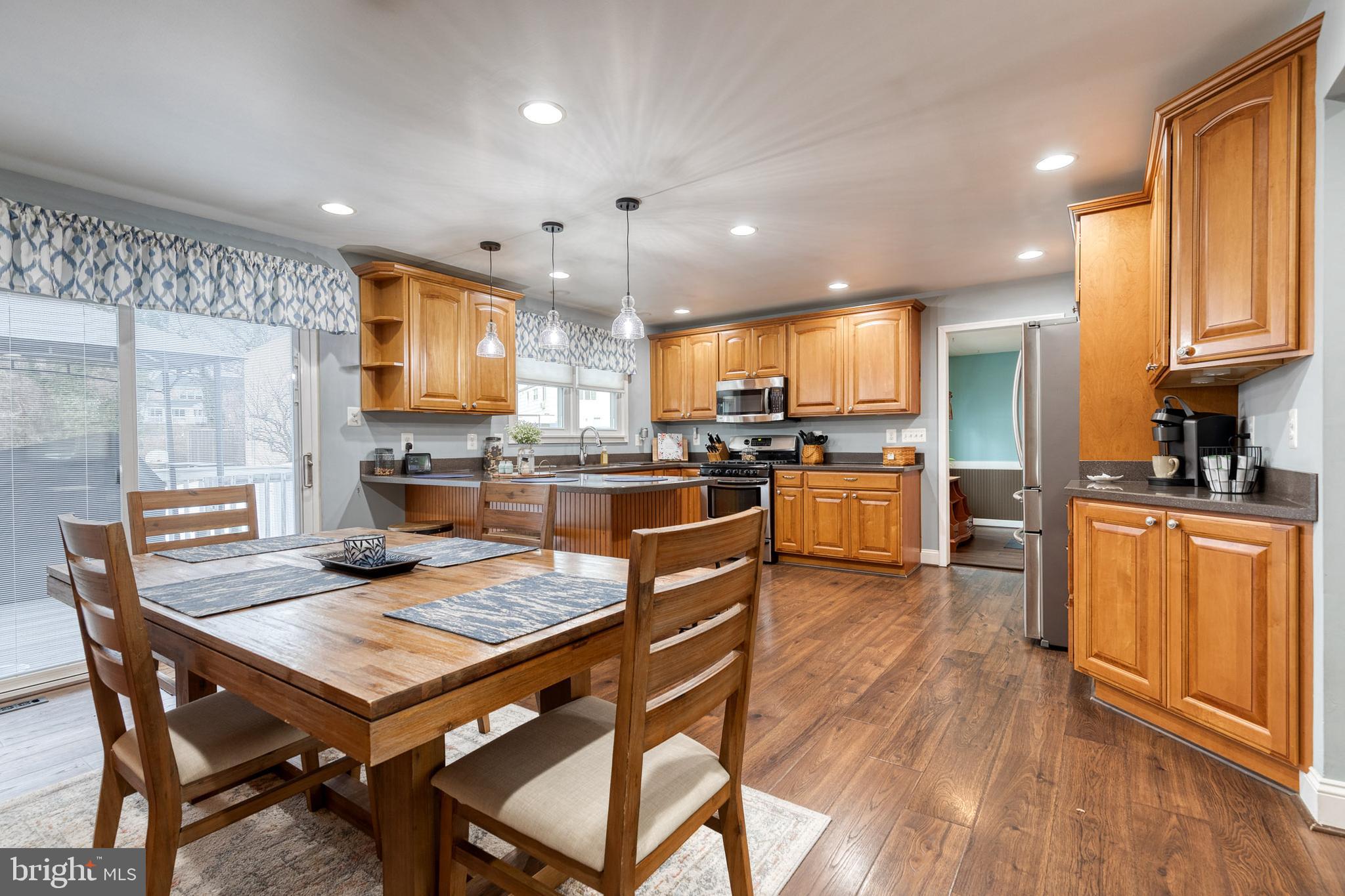 527 South Rolling Road Baltimore, MD 21228 - Photo 9 of 38 Gallery Image 9