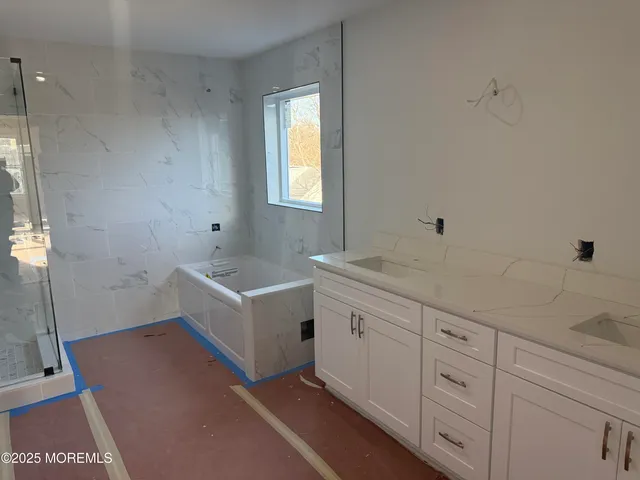 $899,000 | 2 B Dey Street, Manalapan, NJ 07726