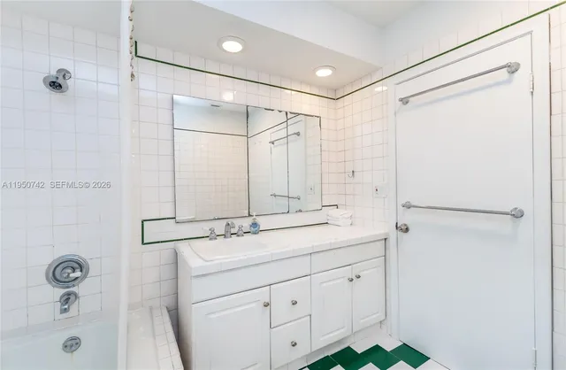 $5,500 | 2920 Southwest 30th Court, Coconut Grove, FL 33133