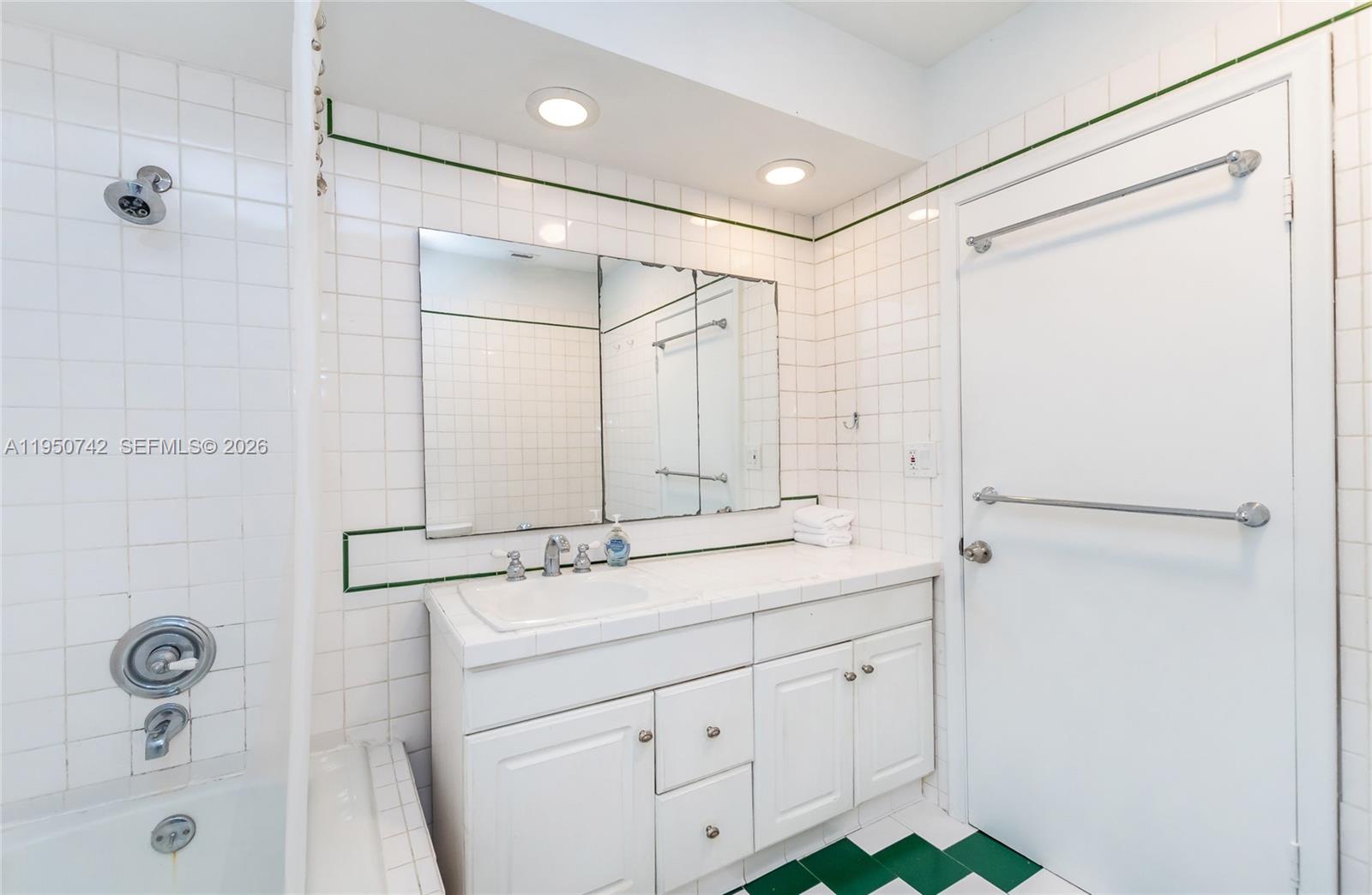 2920 Southwest 30th Court Coconut Grove, FL 33133 - Photo 18 of 31