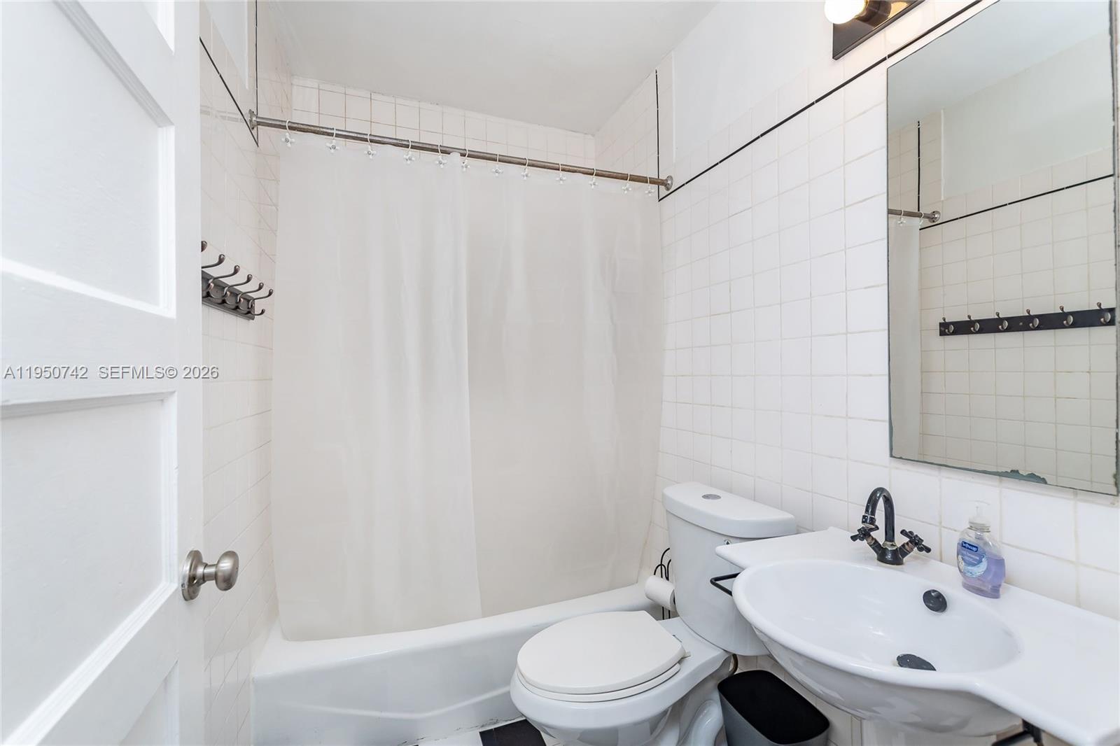 2920 Southwest 30th Court Coconut Grove, FL 33133 - Photo 23 of 31