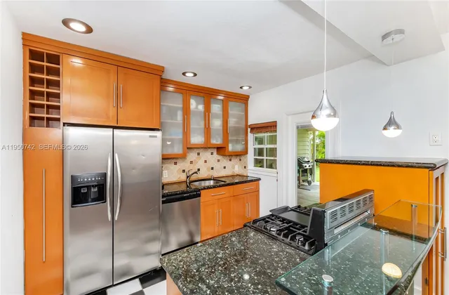 $5,500 | 2920 Southwest 30th Court, Coconut Grove, FL 33133