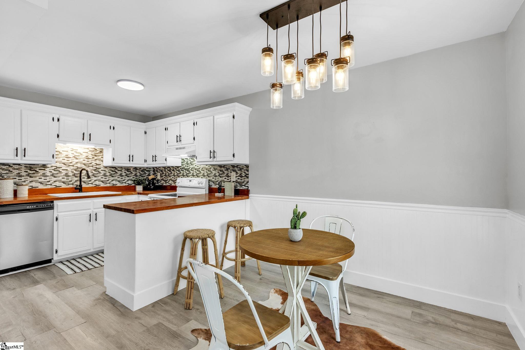 28 Clearfield Road Greenville, SC 29607 - Photo 7 of 31