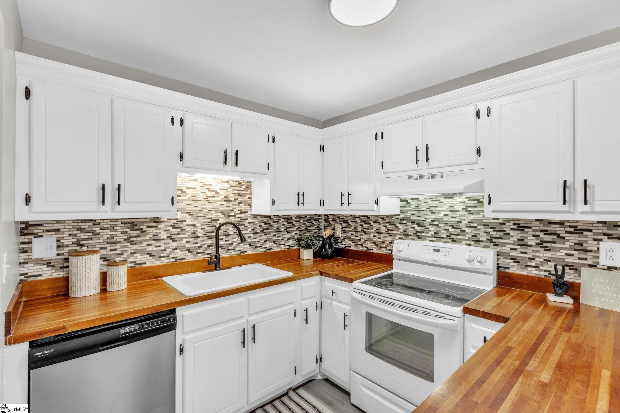 28 Clearfield Road Greenville, SC 29607 - Photo 8 of 31