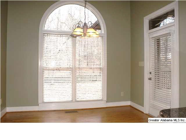 255 Silverleaf Drive Pelham, AL 35124 - Photo 7 of 32