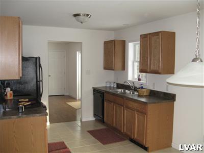 315 Evergreen Road Lehighton, PA 18235 - Photo 3 of 23 Galley type setup of kitchen