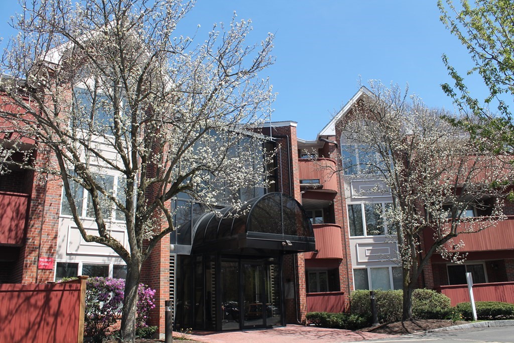 100 Rosemary Way, Unit 111, Needham, MA 02494 Compass