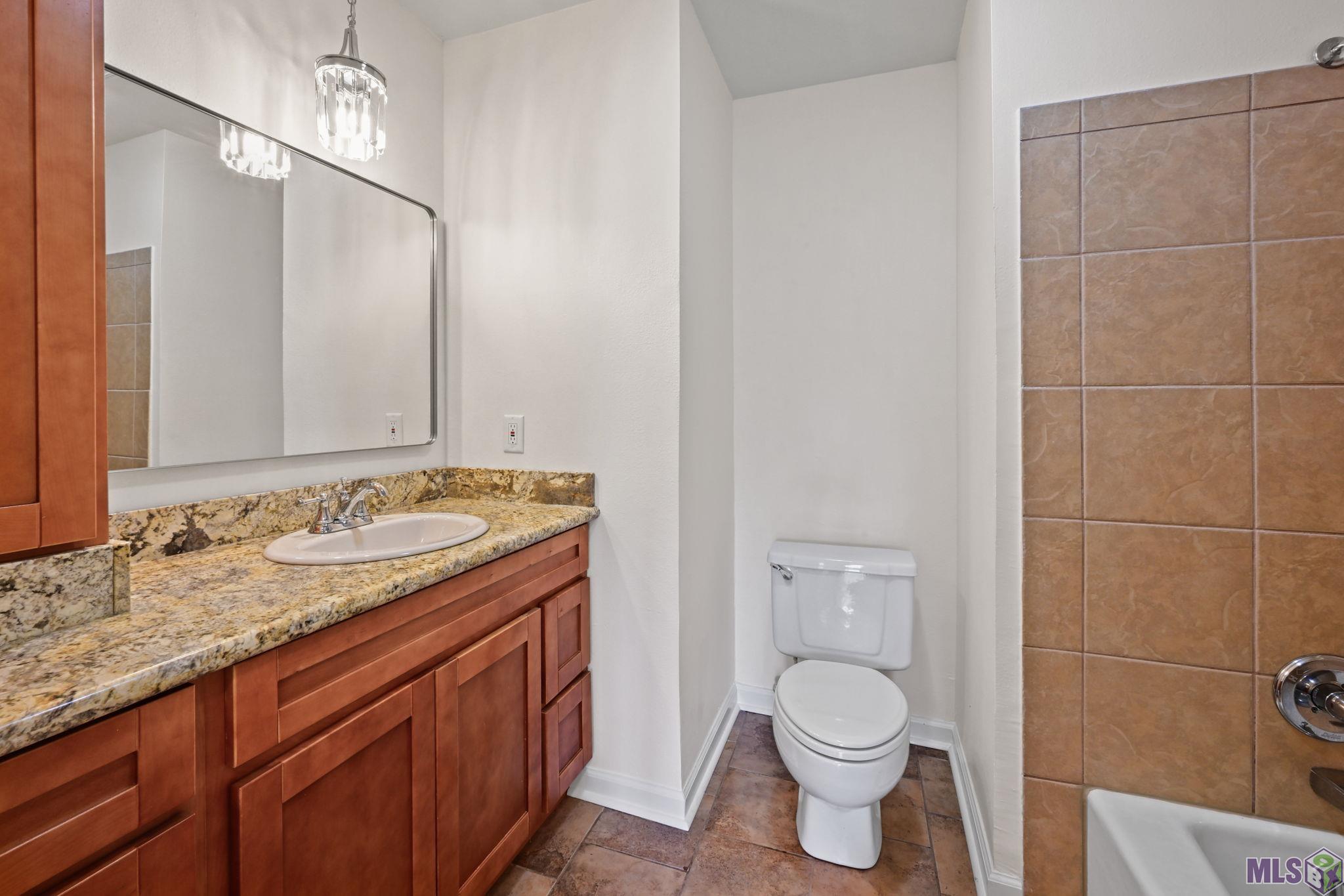 525 Hexham Road Baton Rouge, LA 70819 - Photo 15 of 20 Full Bathroom 2