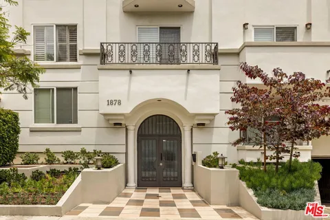 $1,298,000 | 1878 Greenfield Avenue, Unit PH1, Los Angeles, CA 90025