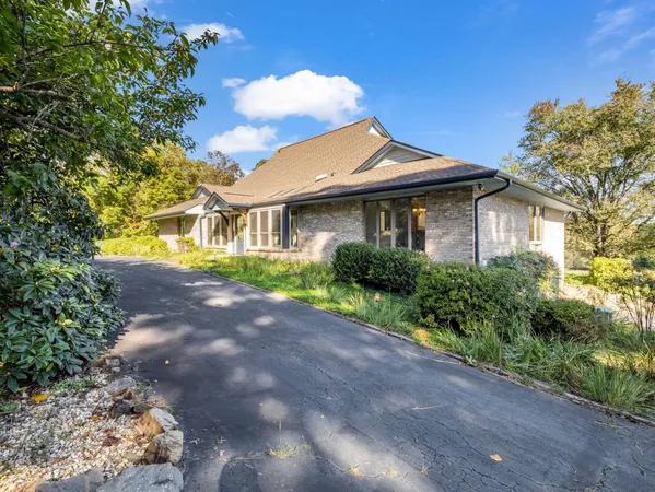 $1,550,000 | 26 Canter Court, Horse Shoe, NC 28742