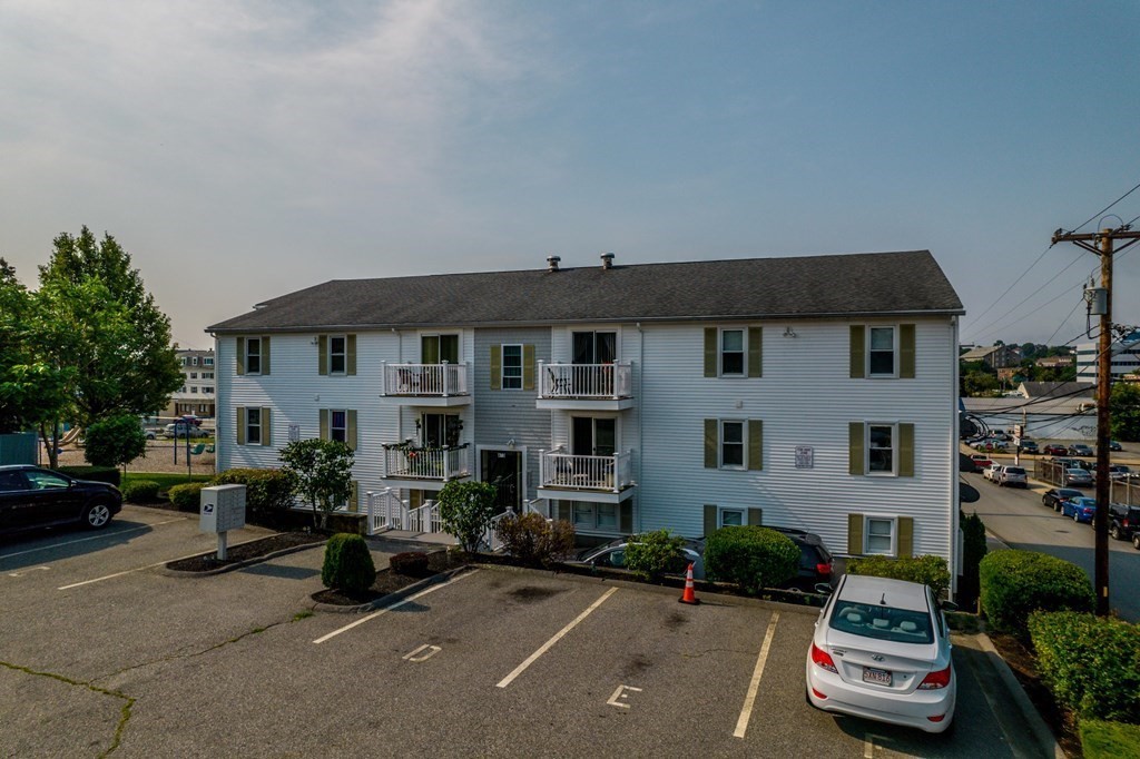 433 Bank Street, Unit 6 Fall River, MA 02720 - Photo 2 of 25