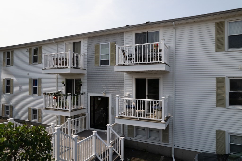 433 Bank Street, Unit 6 Fall River, MA 02720 - Photo 3 of 25