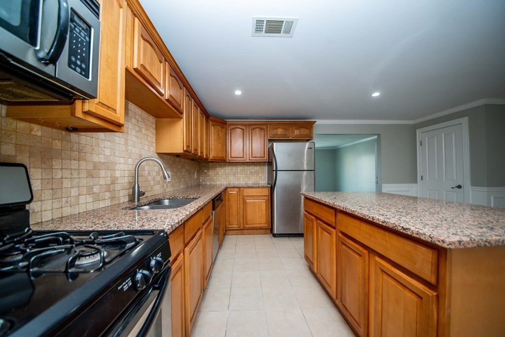 433 Bank Street, Unit 6 Fall River, MA 02720 - Photo 10 of 25