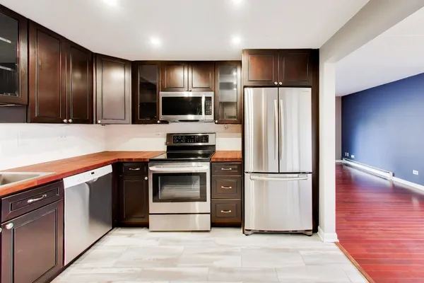 $160,000 | 324 Klein Creek Court, Unit A, Carol Stream, IL 60188