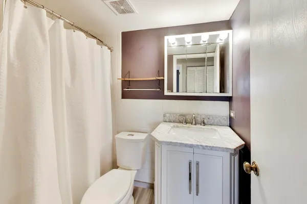 $160,000 | 324 Klein Creek Court, Unit A, Carol Stream, IL 60188