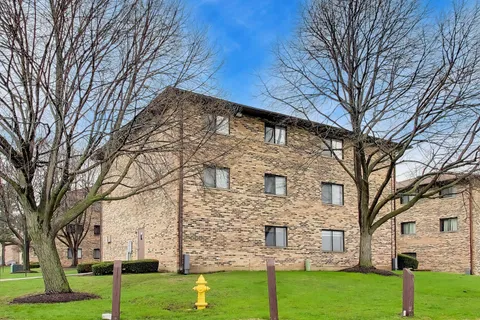 $160,000 | 324 Klein Creek Court, Unit A, Carol Stream, IL 60188