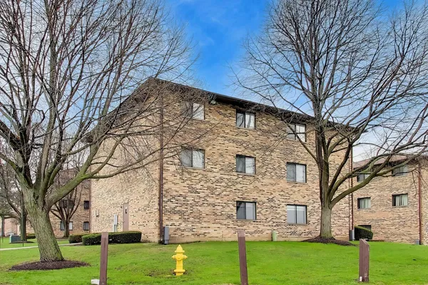 $160,000 | 324 Klein Creek Court, Unit A, Carol Stream, IL 60188