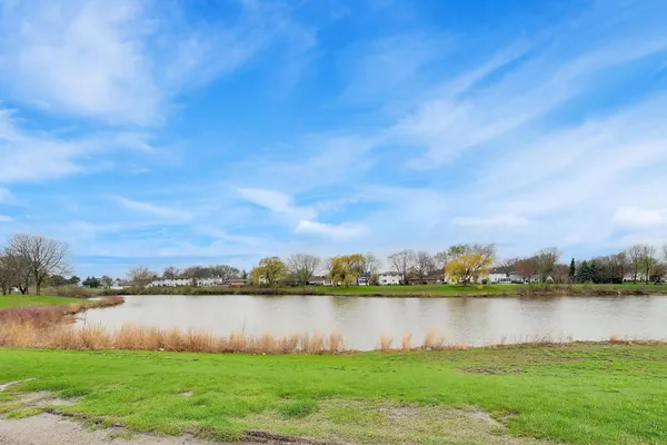 $160,000 | 324 Klein Creek Court, Unit A, Carol Stream, IL 60188