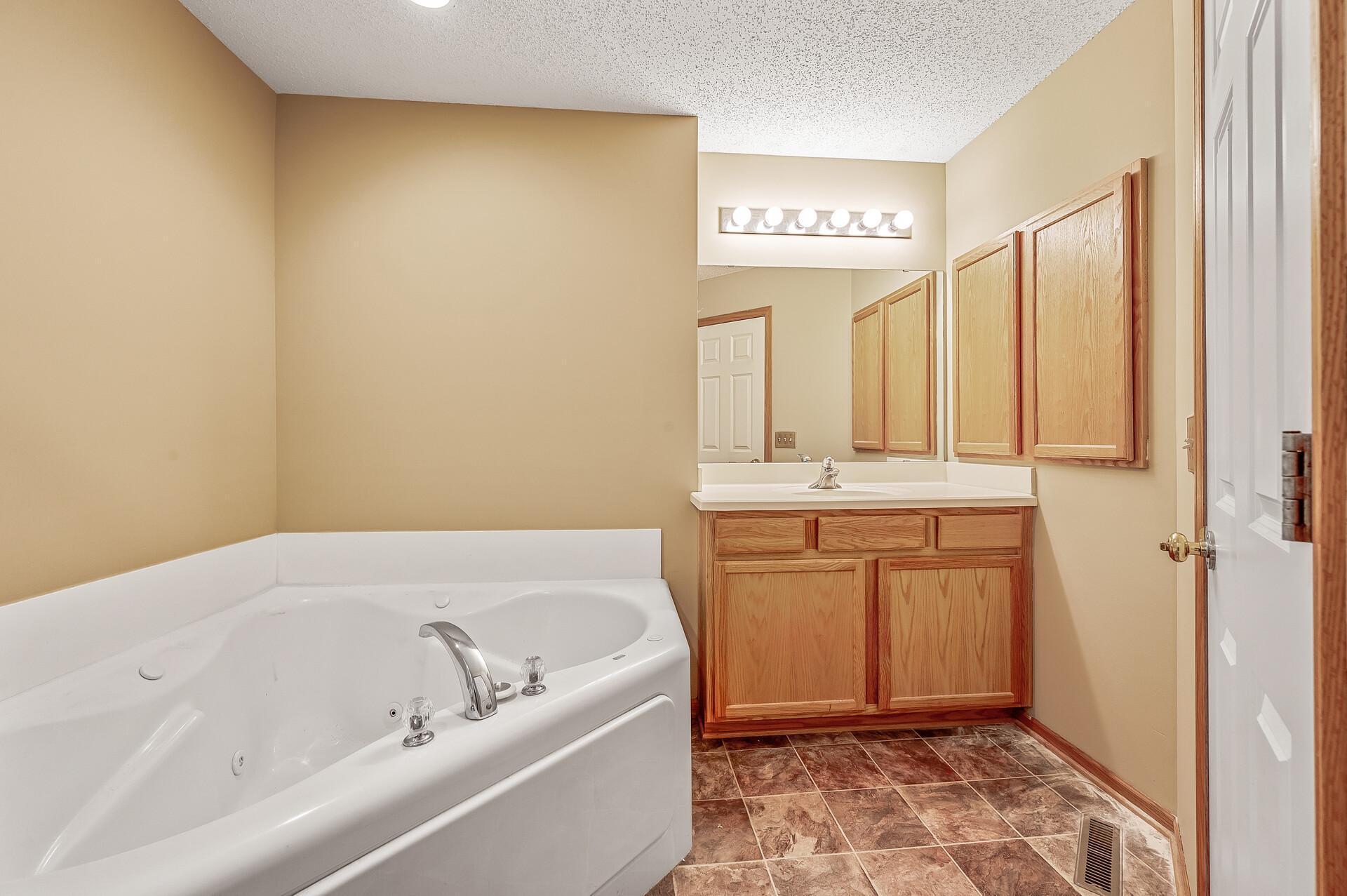 4332 Victor Path, Unit 2 Hugo, MN 55038 - Photo 15 of 30 Gallery Image 15