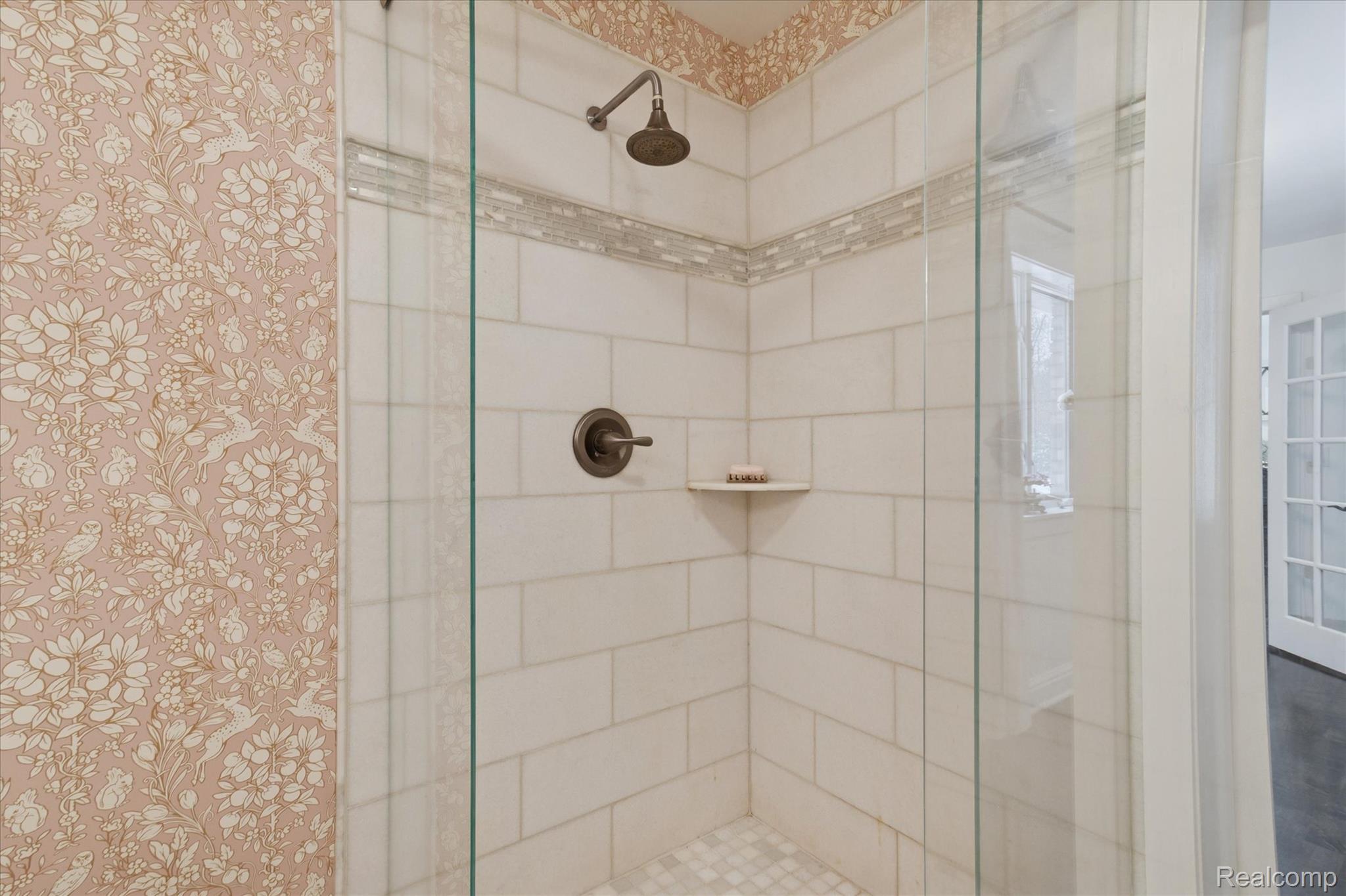 187 Darwin Road Pinckney, MI 48169 - Photo 35 of 71 Bathroom featuring a tiled shower
